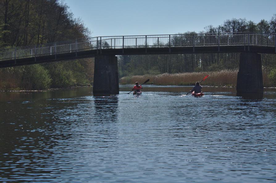 unsere lieben Mit-Paddler unter der Fußgängerbrücke Oppendorf