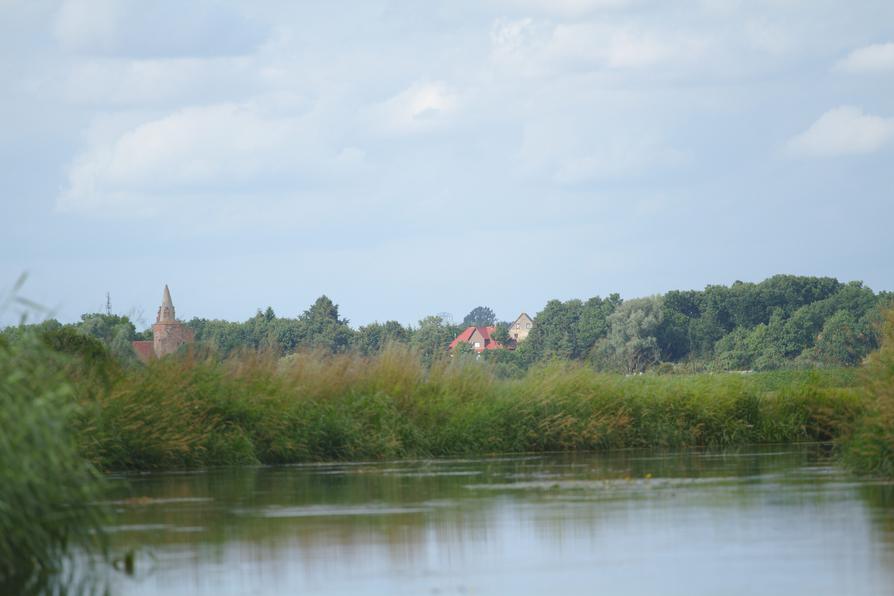 die Burg Klempenow ist in Sicht