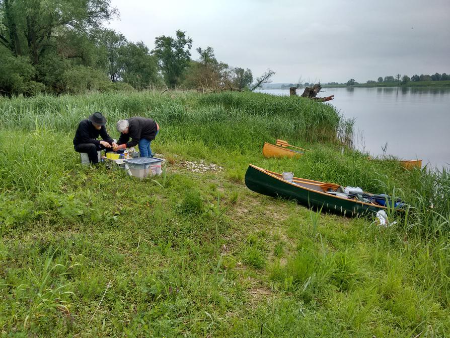 Pause am polnischen Oderufer