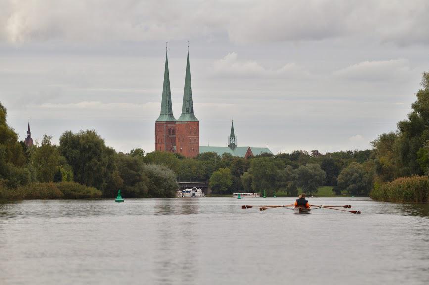 Lübeck mit Ruderern