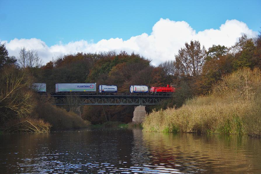 Güterzug zum Ostuferhafen Güterzug zum Ostuferhafen