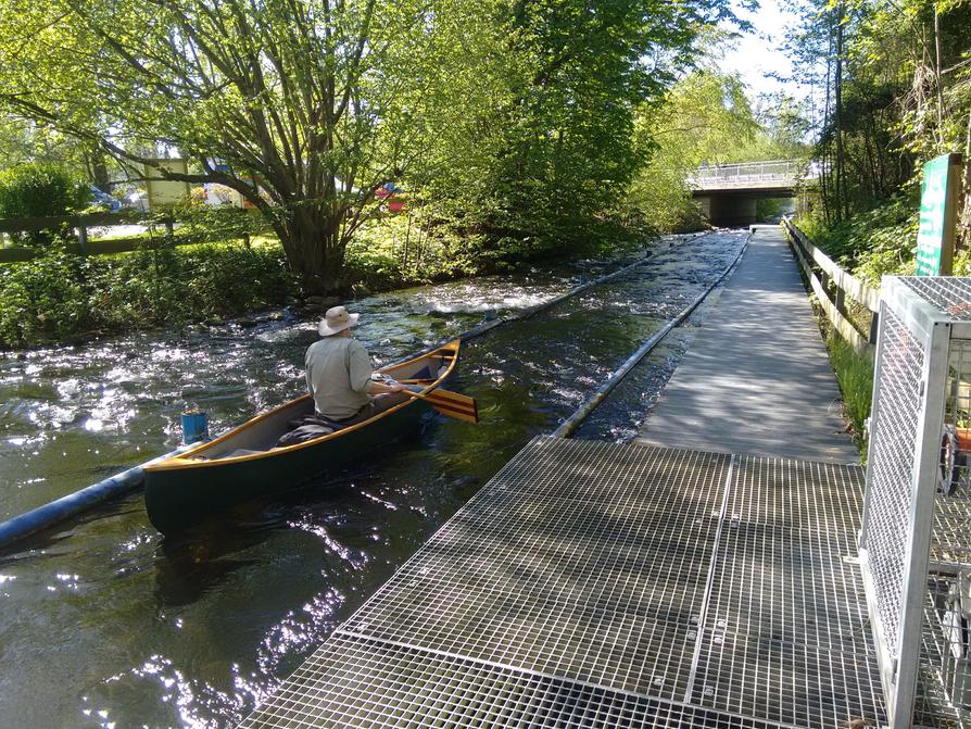 Abfahrt den Fisch-Kanu-Pass hinunter Abfahrt den Fisch-Kanu-Pass hinunter