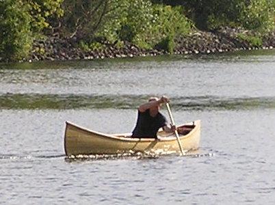 Paddeldynamik im Holzkanu