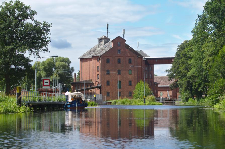 Wasserkraftwerk bei Schleuse Findenwirunshier