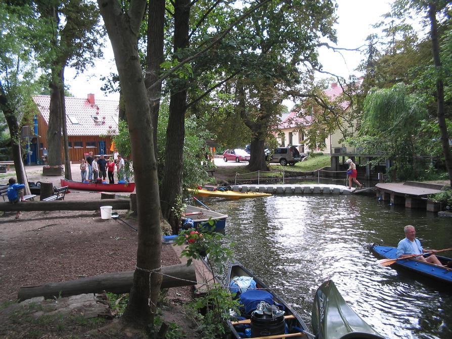 Kanumühle Wesenberg, Wasserwanderrastplatz, Kanuverleih und Holzhütten