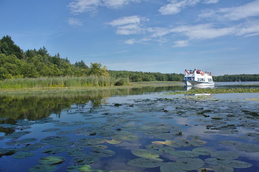 Ausflugsschiff auf dem Bruchsee