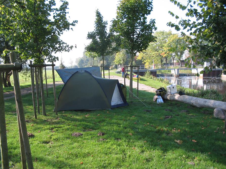 Wasserwanderrastplatz an der Recknitz beim JAM in Bad Sülze Wasserwanderrastplatz an der Recknitz beim JAM in Bad Sülze