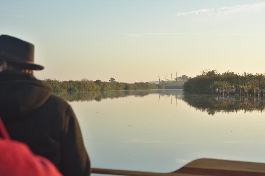 auf der Peene bei Sonnenaufgang