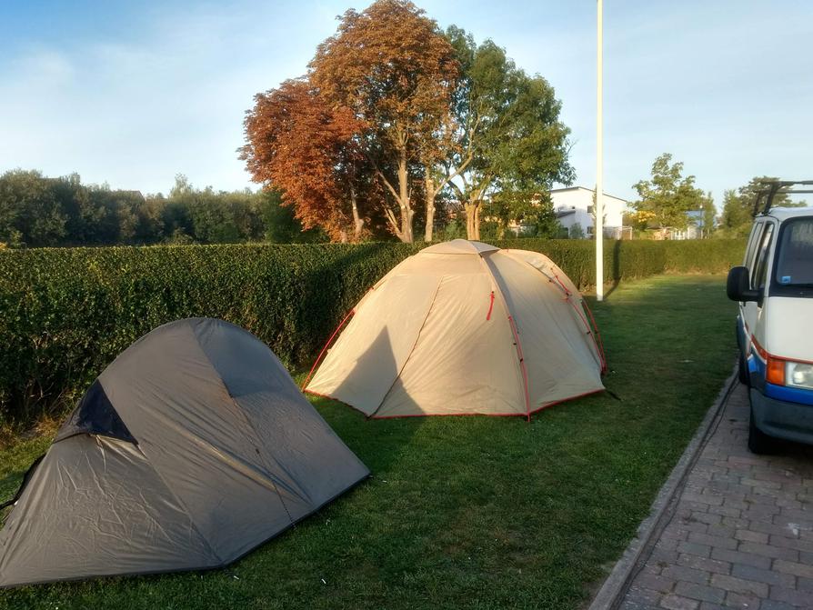 unsere Zelte auf dem Wasserwanderrastplatz Kösters Eck in Malchin