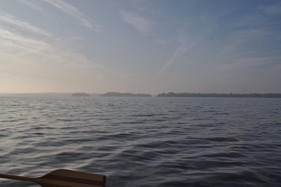 Blick über den See zum Langen Warder und der Prinzeninsel