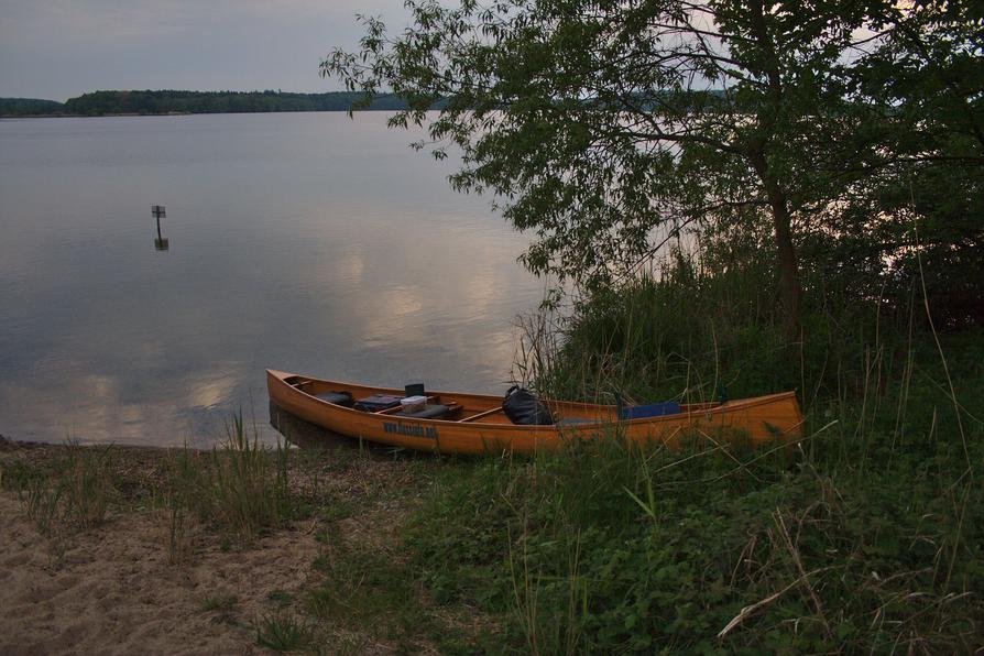 Anlanden am Strand in Timmdorf am Behler See